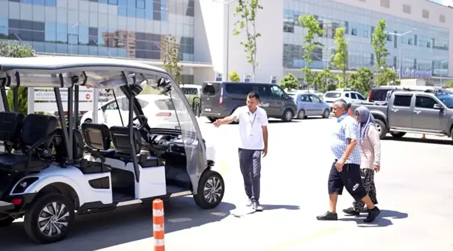 Antalya Şehir Hastanesi'nde Engellilere Elektrikli Buggy Hizmeti