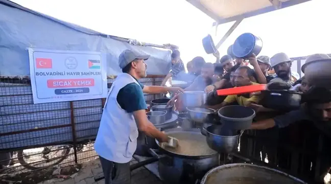 Bolvadinli Hayırseverlerden Gazze'ye Sıcak Yemek Yardımı