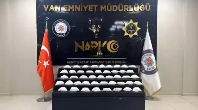 Van'da Minibüste 24 Kilogram Uyuşturucu Ele Geçirildi