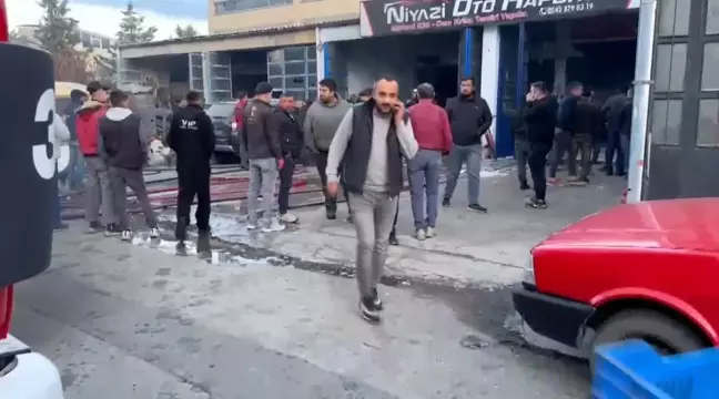 Isparta'da LPG'li Araç Tüpü Patladı, Yangın Çıktı