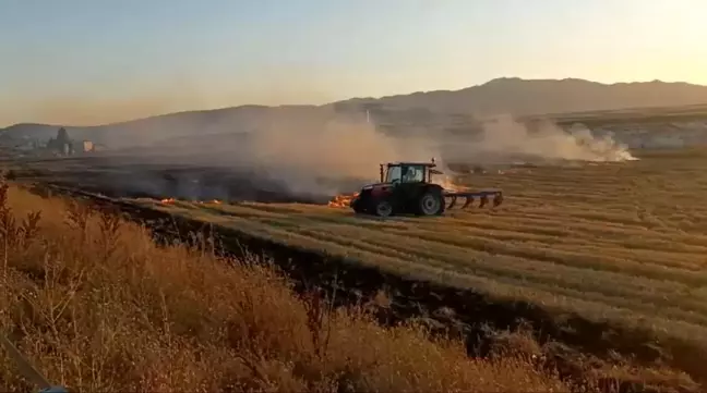 Ağrı'da Dambat köyünde tarla yangını