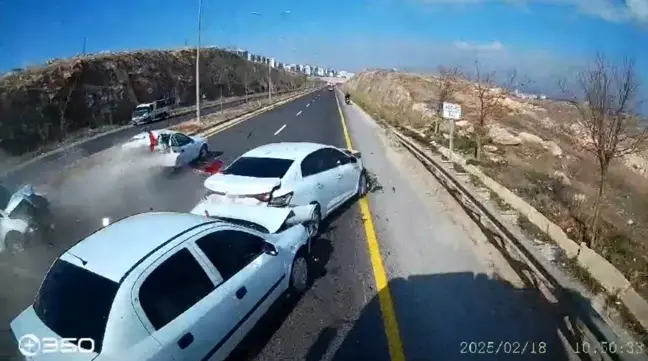 Şanlıurfa'da Zincirleme Trafik Kazası: 6 Yaralı