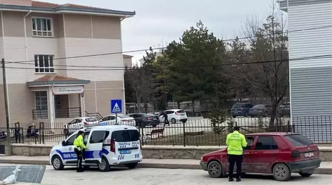 Konya'da Okul Önlerinde Polis Denetimleri Sürüyor