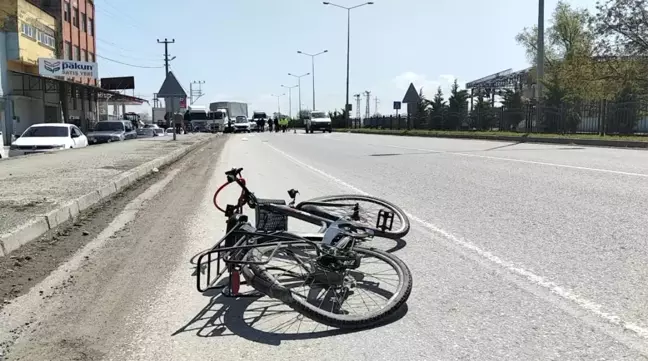 Samsun'da Bisiklet Sürücüsüne Kamyonet Çarptı: Ağır Yaralı