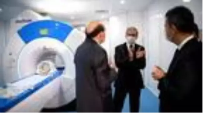 Savunma Sanayii Başkanı Demir, ilk yerli MR cihazını inceledi