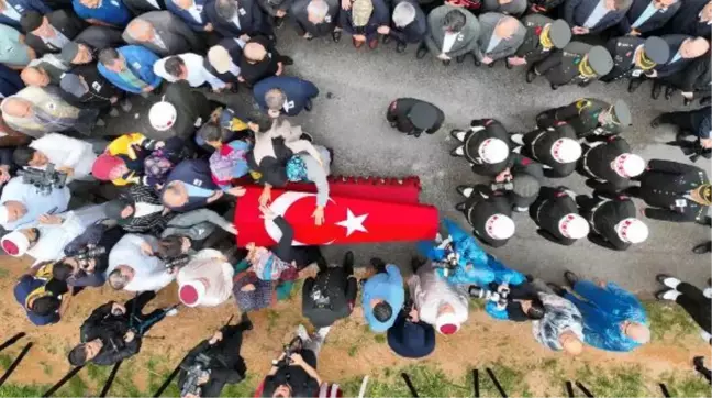 Şehit Uzman Çavuş Yıldırım'ın cenazesi, memleketi Sivas'a getirildi (2)