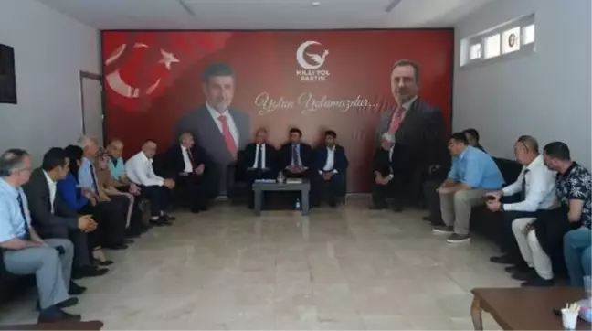 Milli Yol Partisi, vatandaşlarla bayramlaştı