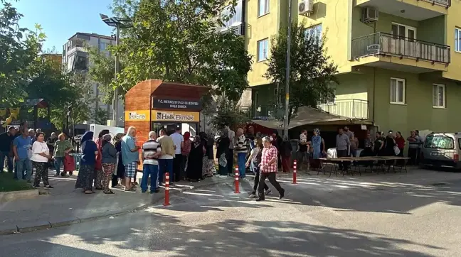Denizli haberleri | Denizli'de halk ekmek satışlarına vatandaşlardan yoğun ilgi