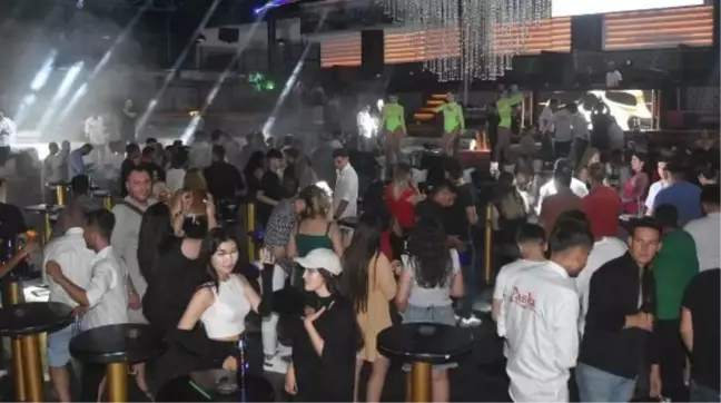 Bodrum'da müzik yasağı kalktı, turistler saat 04.00'e kadar eğlendi