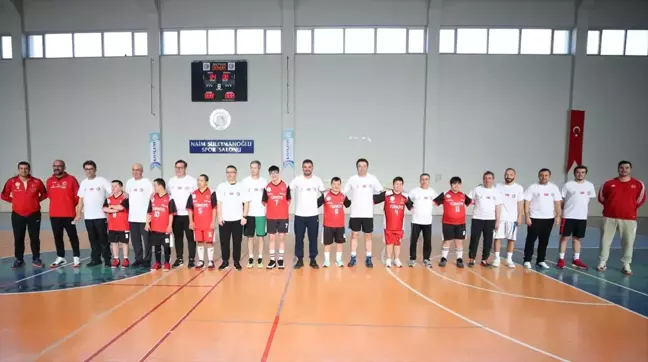 Çanakkale'de Down Sendromlu Basketbol Milli Takımı Farkındalık Maçı Yaptı