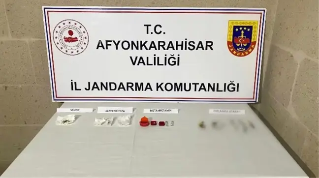 Bursa'dan Afyonkarahisar'a uyuşturucu getiren şahıs jandarma tarafından yakalandı