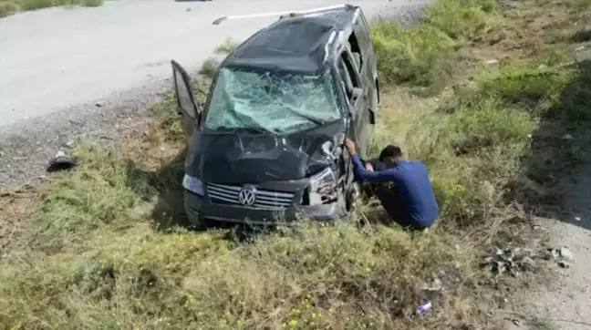 Afyonkarahisar'da şarampole devrilen kamyonette 1 ölü, 2 yaralı