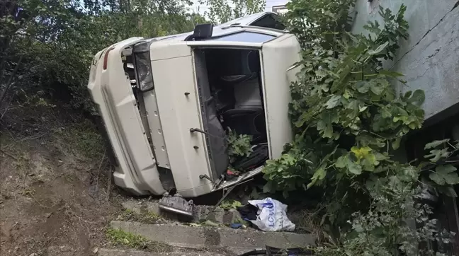 Karabük'te Minibüs Devrildi: 7 Çocuk Yaralandı