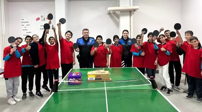 Erzincan'da Çocuklara Yönelik Tenis Kursu Başlatıldı