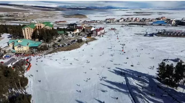 Sarıkamış Kayak Merkezi Sömestre Tatilinde Kayak Severlerin Gözdesi Oldu