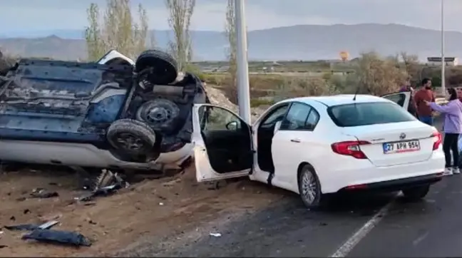 Nevşehir'de Kafa Kafaya Çarpışma: 3 Yaralı