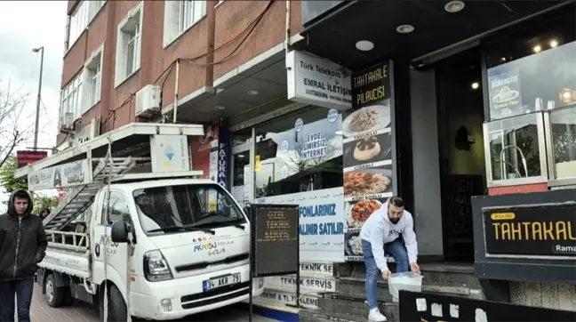 Sultangazi'de Tabela Montajı Yapan İşçi Şiddetli Rüzgar Nedeniyle Hayatını Kaybetti