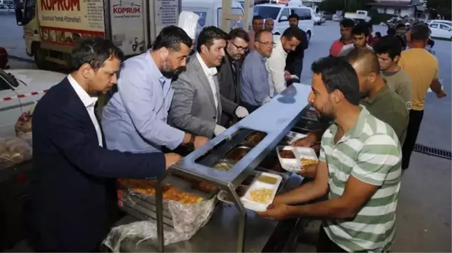 Döşemealtı'nda İlk İftar Gönül Sofrasında Açıldı