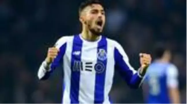 PSG'ye transfer olacağı iddia edilen Alex Telles'ten Galatasaray yüzde 10 pay alacak