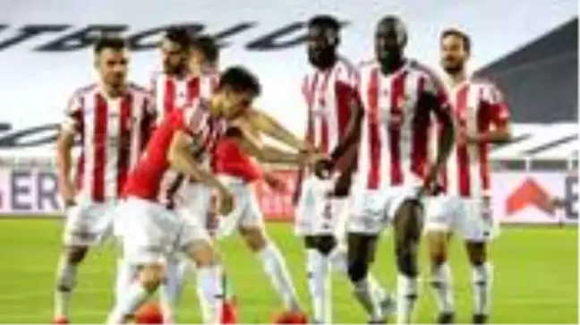 Sivasspor, sahasında Denizlispor'u mağlup etti