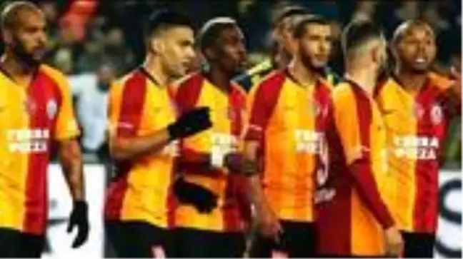 Salgın arasından sonra düşüşe geçen Galatasaray, 10 futbolcusuyla yollarını ayırıyor