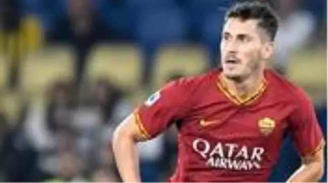 Roma forması giyen Mert Çetin, satın alma opsiyonuyla birlikte Verona'ya kiralandı