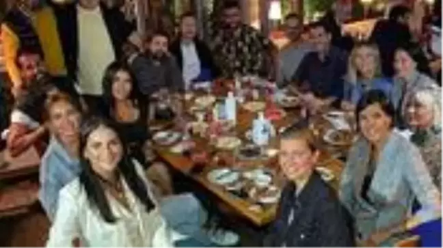 Volkan Demirel ve Selçuk Şahin, koronavirüs tedbirlerini yok sayıp 16 kişilik arkadaş grubuyla buluştular