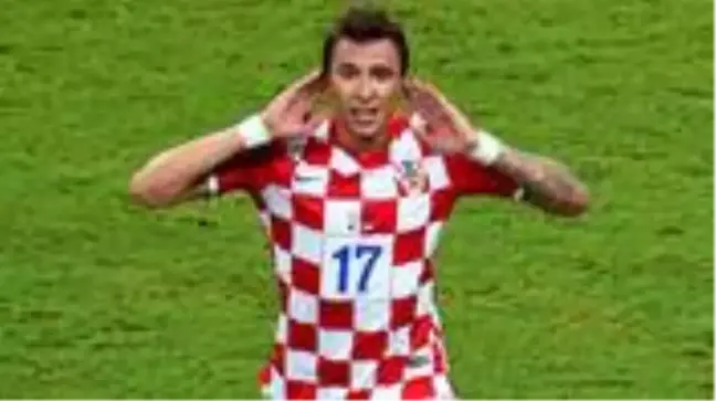 Beşiktaş, Balotelli ile Mandzukic'i listesine aldı