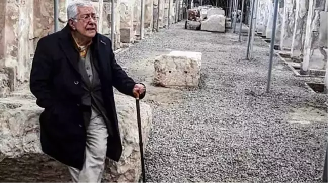 Duayen yazar Demir Özlü yaşamını yitirdi