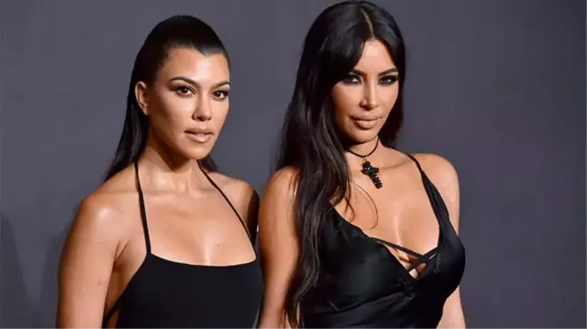 Kourtney Kardashian, müzisyen arkadaşıyla yaşadığı aşkı resmen ilan etti