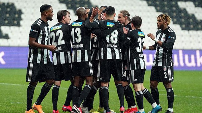 Beşiktaş, Gaziantep FK'yi 2-1 yenerek liderlik koltuğuna oturdu