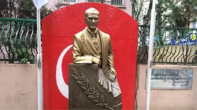İzmit Belediyesi'nin 72 bin TL'ye Atatürk heykeli yaptırdığı iddiası