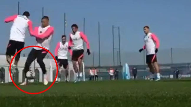 Di Maria antrenmanda attığı çalımla Mbappe'yi komik duruma düşürdü