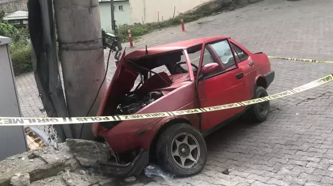 Son dakika haberi... Trabzon'da elektrik direğine çarpan otomobilin sürücüsü hayatını kaybetti