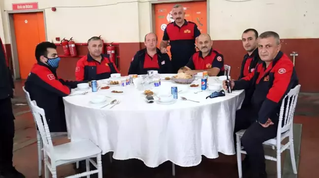 Eski ve yeni itfaiyeciler bir arada