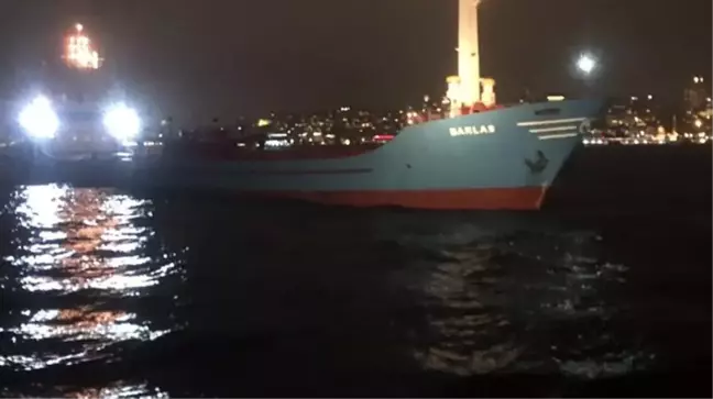 Boğaz trafiği, Kız Kulesi açıklarında arızalanan gemi nedeniyle askıya alındı