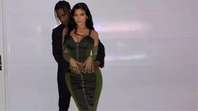 Kaylie Jenner ve Travis Scott'ın en mutlu günü! Sadece kalp emojisiyle paylaştılar