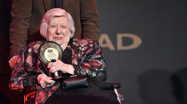 Türk sinemasının duayen ismi Ayten Erman koronavirüse yenildi