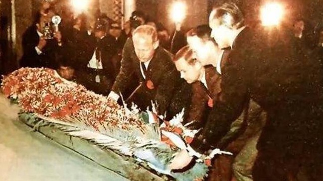 Apollo 11 Astronotları'nın 1969 yılında Anıtkabir'i ziyaret etmelerinin, Arsev Eraslan'ın yazdığı programa dayandığı iddiası