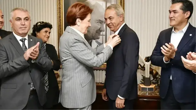 Rozetini Meral Akşener taktı! İYİ Parti'nin Kahramanmaraş Büyükşehir Belediye Başkanlığı için adayı Mesut Dedeoğlu oldu