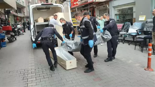 Huzurevine götürmek için gelen görevlilerce tüfekle vurulmuş cesedi bulundu