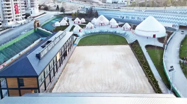 Gençler, Şahinbey Belediyesi Geleneksel Sporlar Merkezinde ata sporlarını öğreniyor