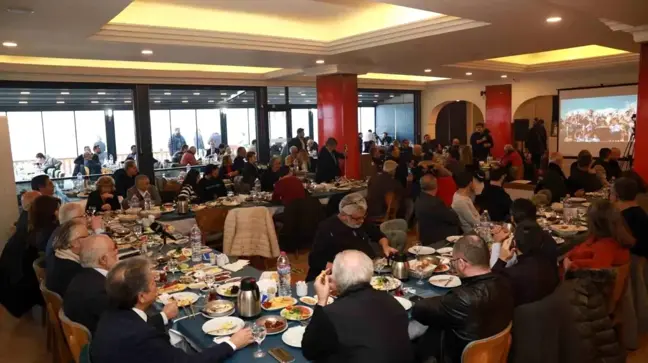 Burhaniye Belediyesi'nden Gazetecilere Özel Kahvaltı
