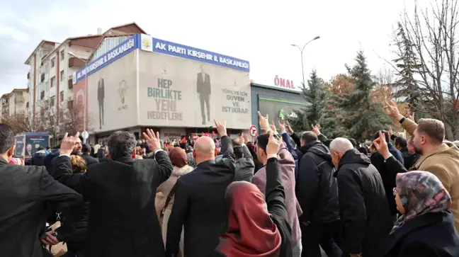 AK Parti Kırşehir Belediye Başkan Adayı Osman Arslan Dualarla Karşılandı