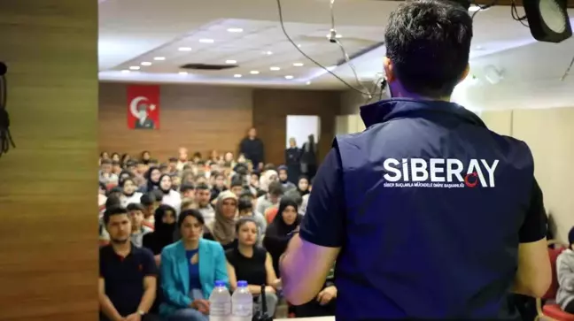 Tekirdağ İl Emniyet Müdürlüğü, öğrencilere siber güvenlik eğitimi verdi