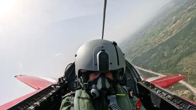 Hava Kuvvetleri Komutanı Orgeneral Ziya Cemal Kadıoğlu, HÜRJET ile uçuş gerçekleştirdi