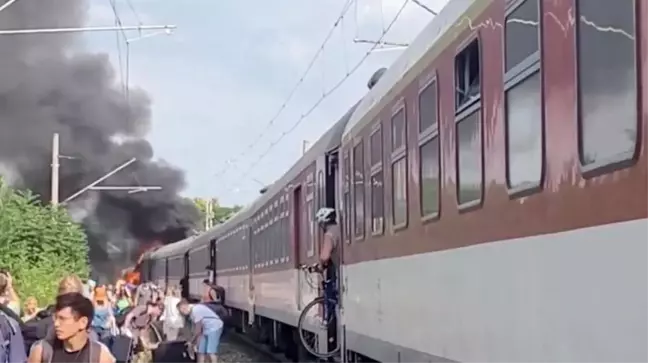 Slovakya'da Tren ve Otobüs Çarpışması: En Az 6 Ölü