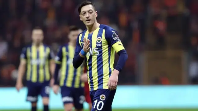 Geçtiğimiz yıl futbolu bırakan Mesut Özil'in son halini görenler tanıyamıyor