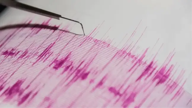 Çanakkale'de 4.7 büyüklüğünde deprem! Sarsıntı İzmir, Balıkesir ve İstanbul çevresinde de hissedildi