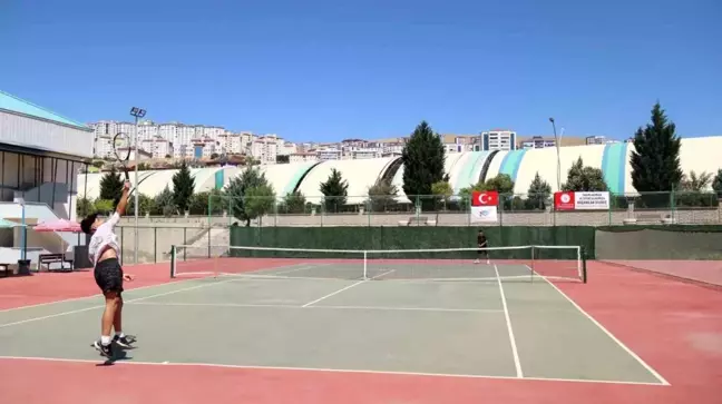 Elazığ'da 18 Yaş Altı Türkiye Tenis Takımlar Şampiyonası Bölgesel Müsabakaları Sonuçlandı